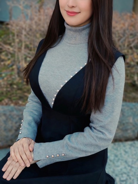 TOKYO SEXY MILF Ｙui